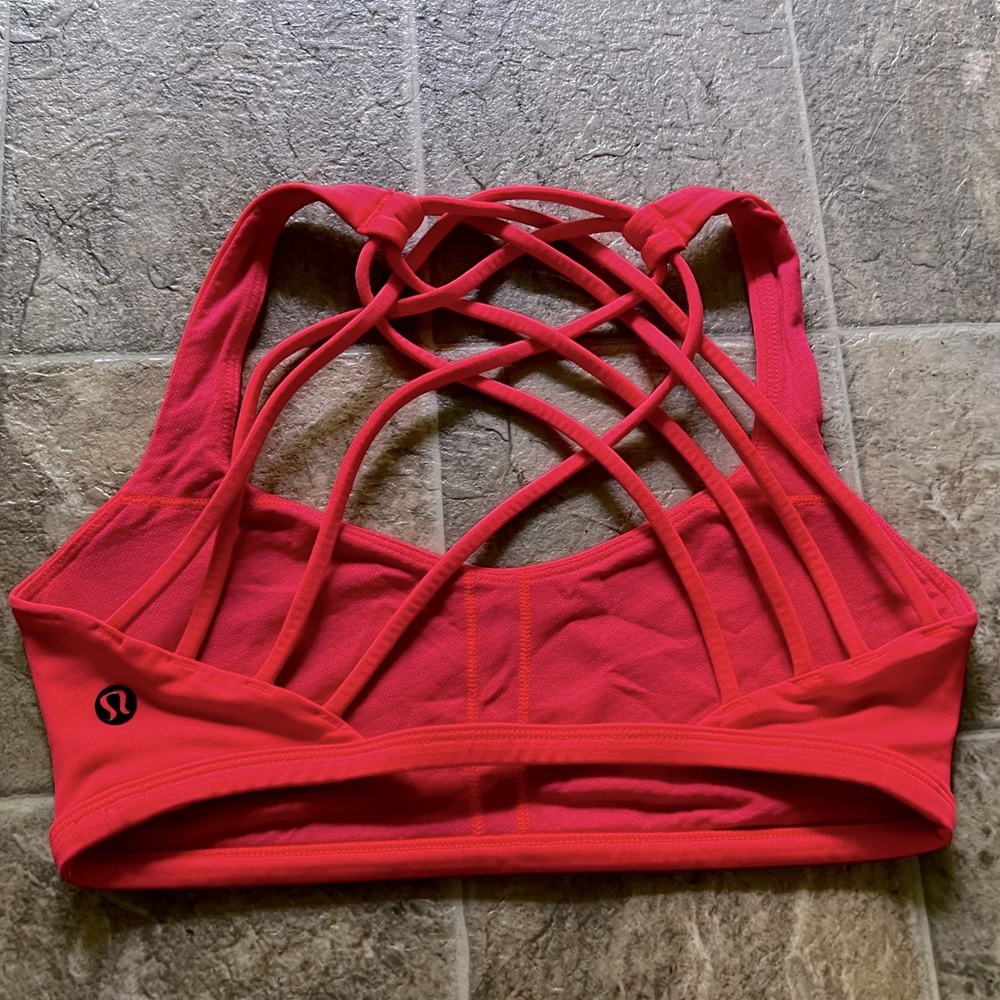EUC LULULEMON free to be wild bra